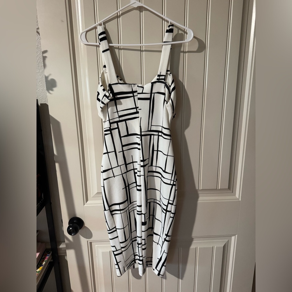 2/for $20 🪩 A’GACI Women’s Bodycon Abstract Cut-Out V-Neck Dress (Size Medium) - Picture 7 of 8